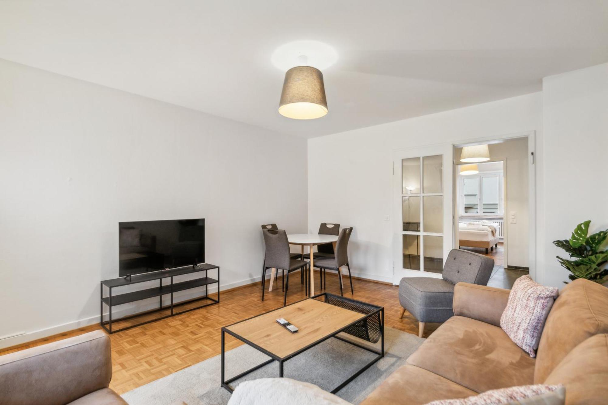 Lovely Flats In Great Location * Curych