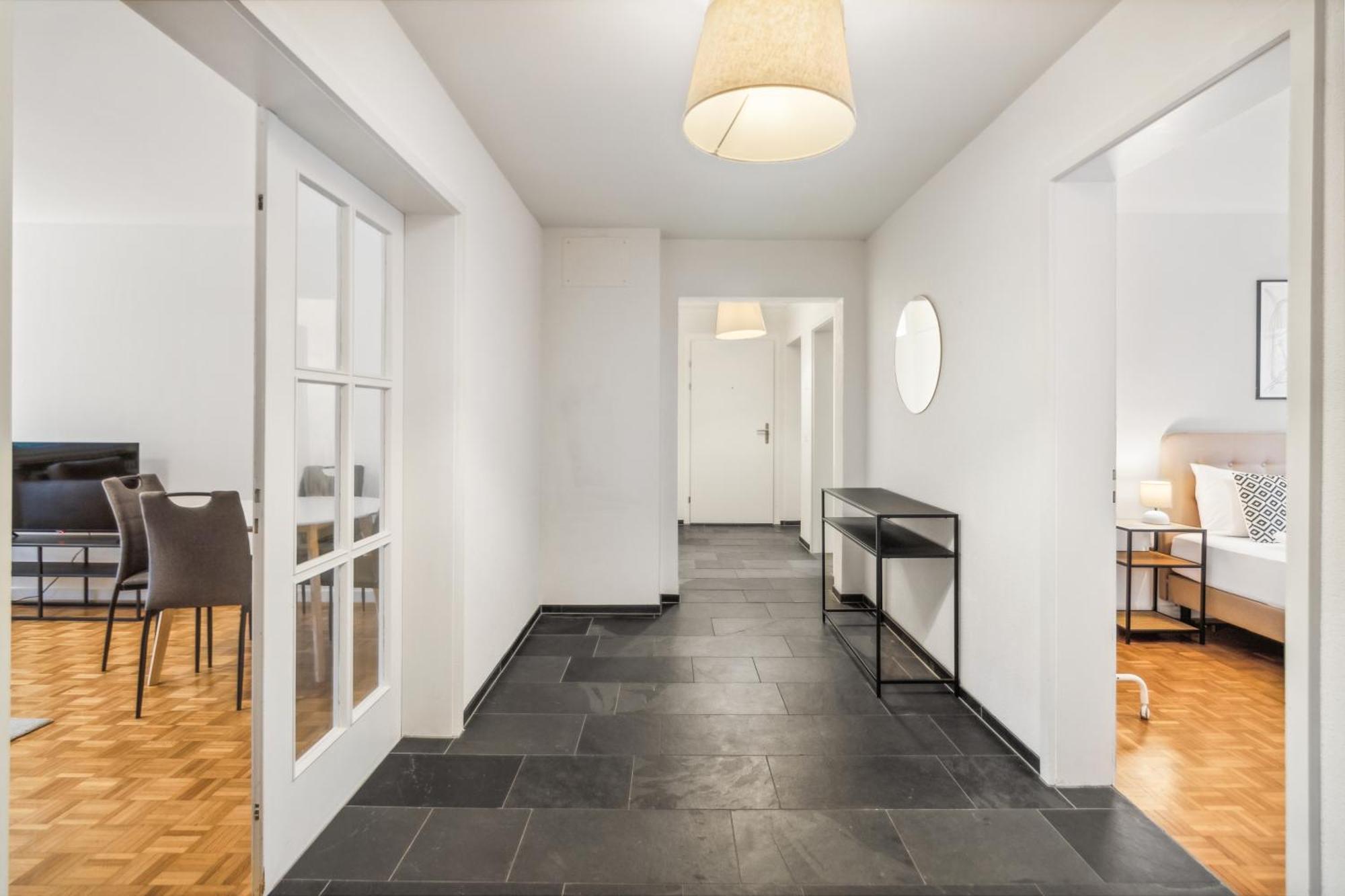 Lovely Flats In Great Location * Curych